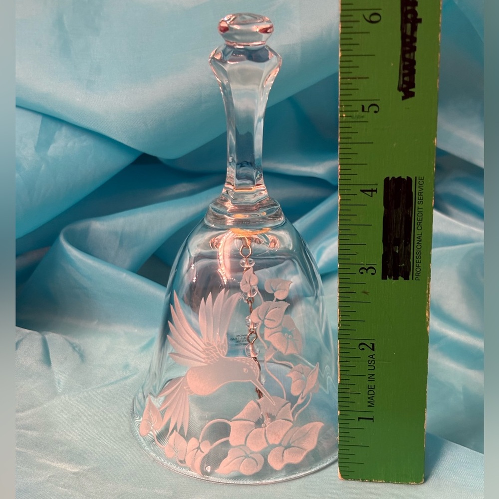 Vintage Avon 24% Full Lead Crystal Dinner Bell with Hummingbird and Flowers - Picture 10 of 13